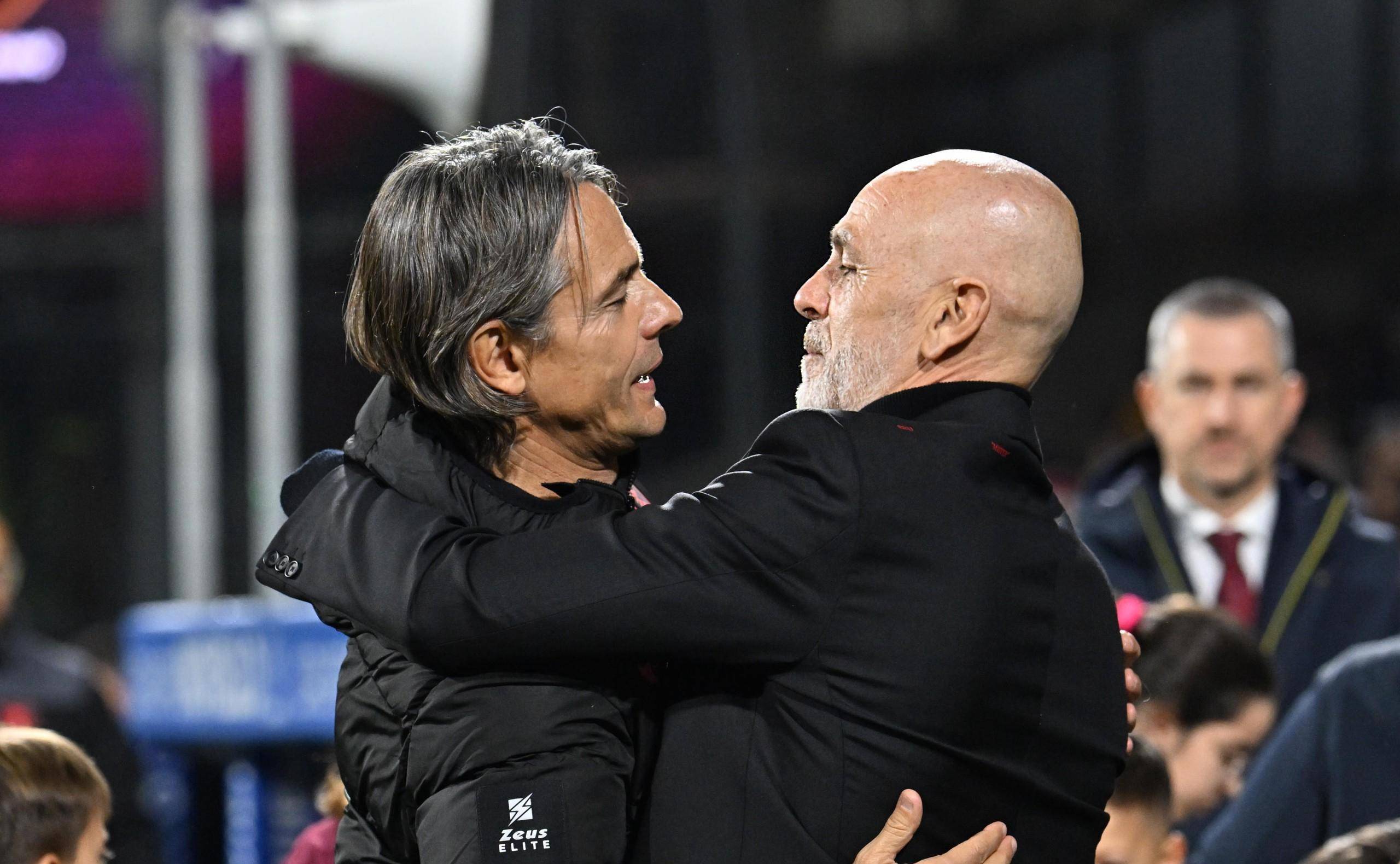 西蒙斯在重 西蒙斯在重