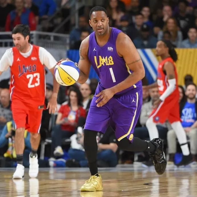 攻和防守两 攻和防守两